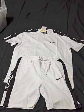 Nike Men's Nike Short Set.New (Never Worn)